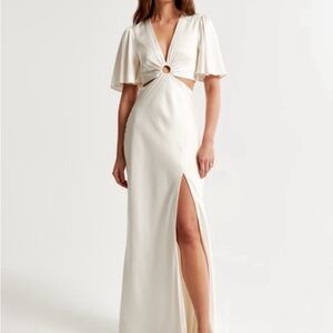 Abercrombie and Fitch Elegant Cream Maxi Dress with Slit and Flutter Sleeves